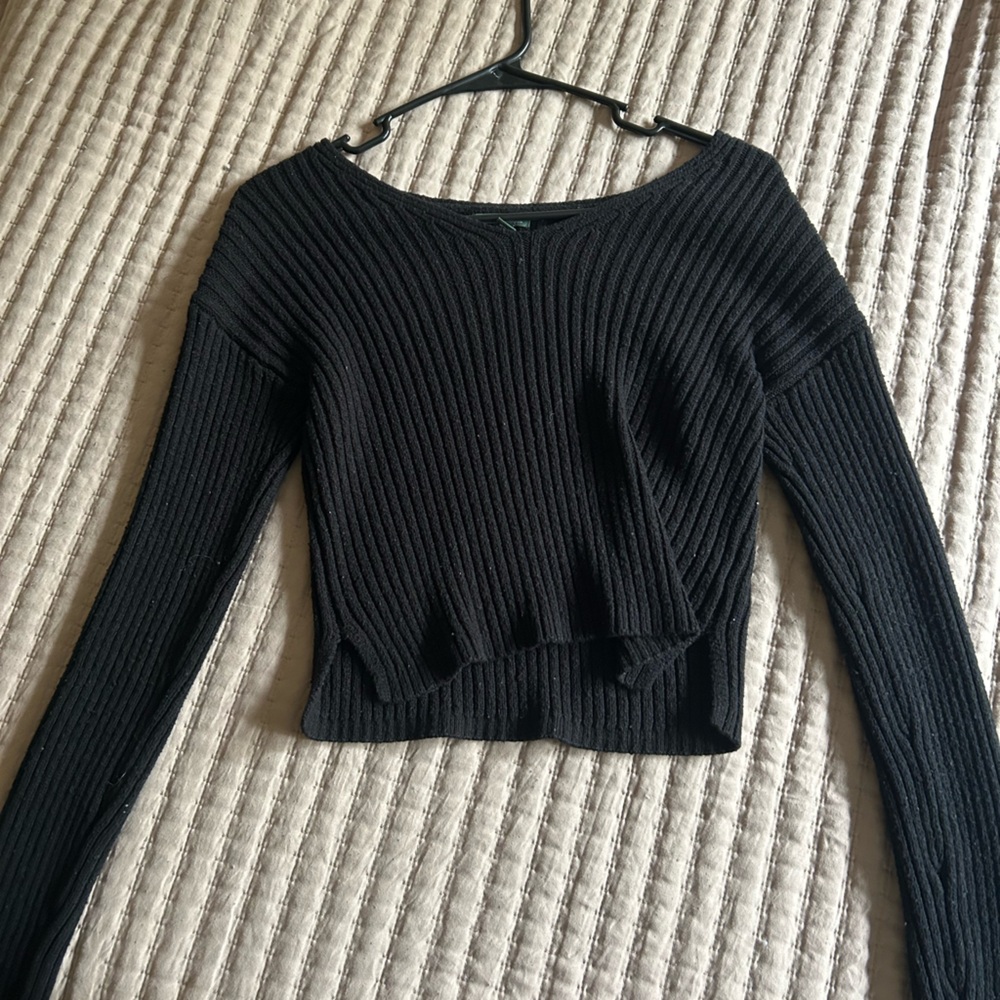 cropped black long sleeve